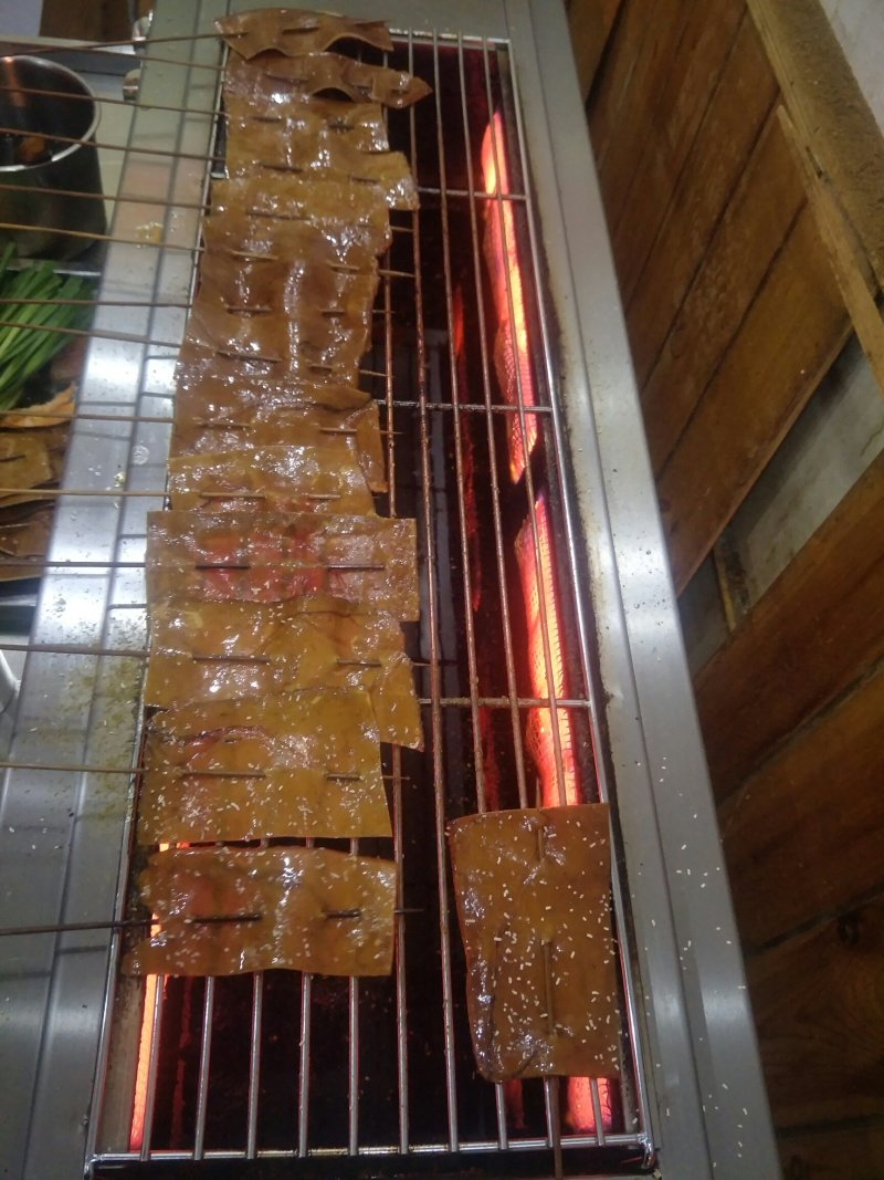 四川特产牛皮豆腐干鲜卤牛皮豆干凉拌烧烤串串火锅配菜