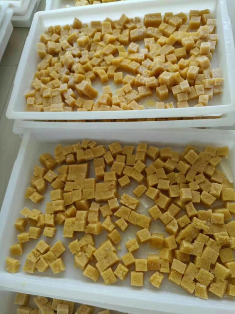 批发内蒙古大杨树镇天顺豆腐厂纯卤水手工冻豆腐干豆腐！