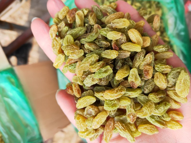 新疆吐鲁番葡萄干160一箱20斤