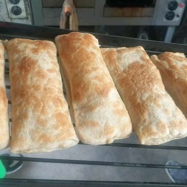 驴肉火烧皮真空包装，半熟品。