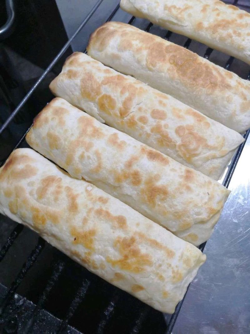 驴肉火烧皮真空包装，半熟品。