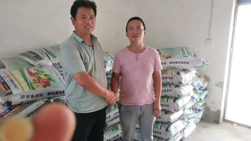 腐植酸发酵鸡粪:改良土壤，破除板结，提高肥料利用率保肥