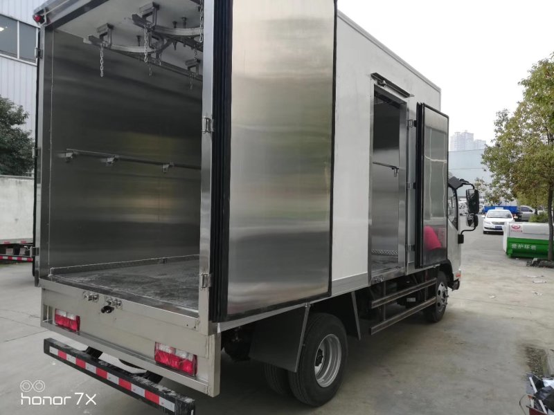 福田奥铃4.2米肉钩冷藏车