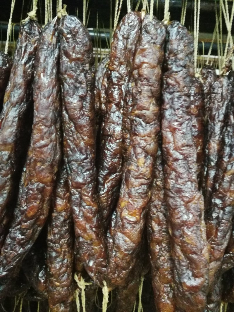 腊肠烟熏川味麻辣土肠