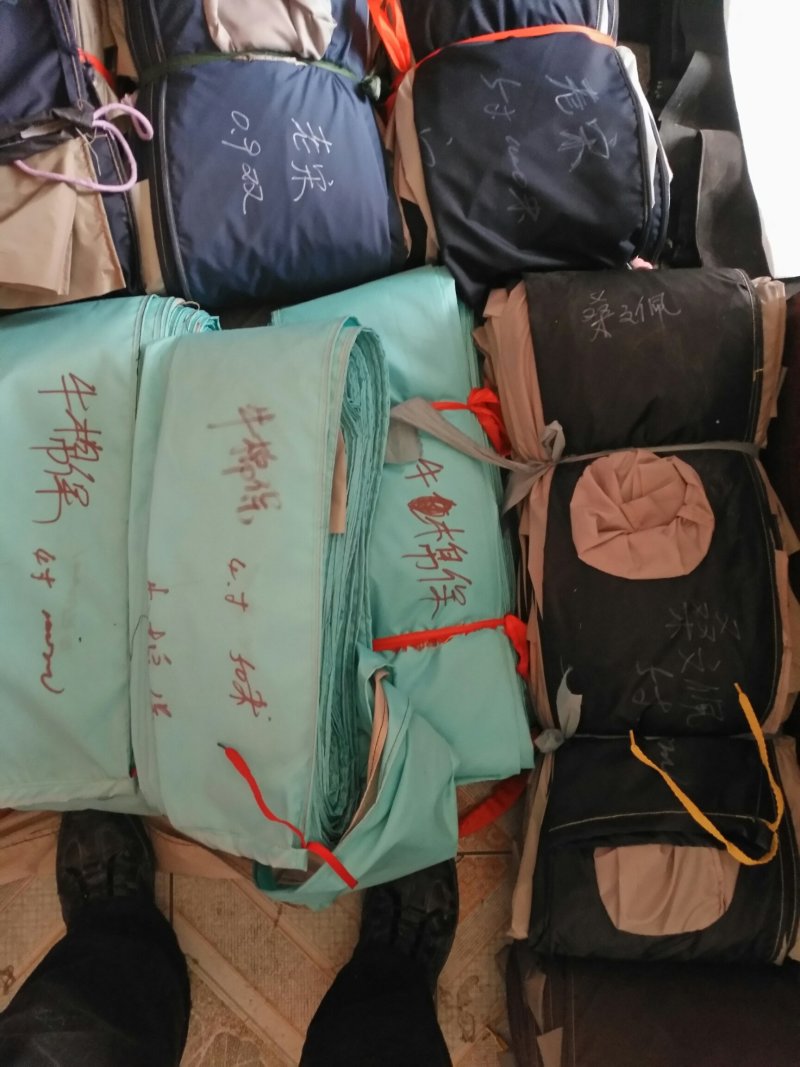 浇地用布水袋。
