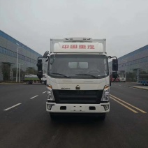 重汽豪沃4.2米对接式肉钩冷藏车