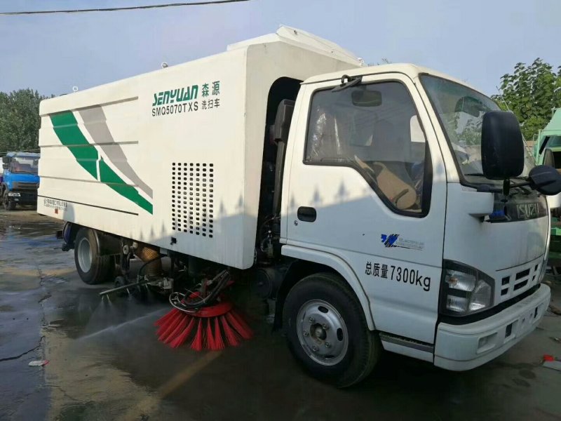电动扫地车及二手扫路车厂家直销五刷扫地车