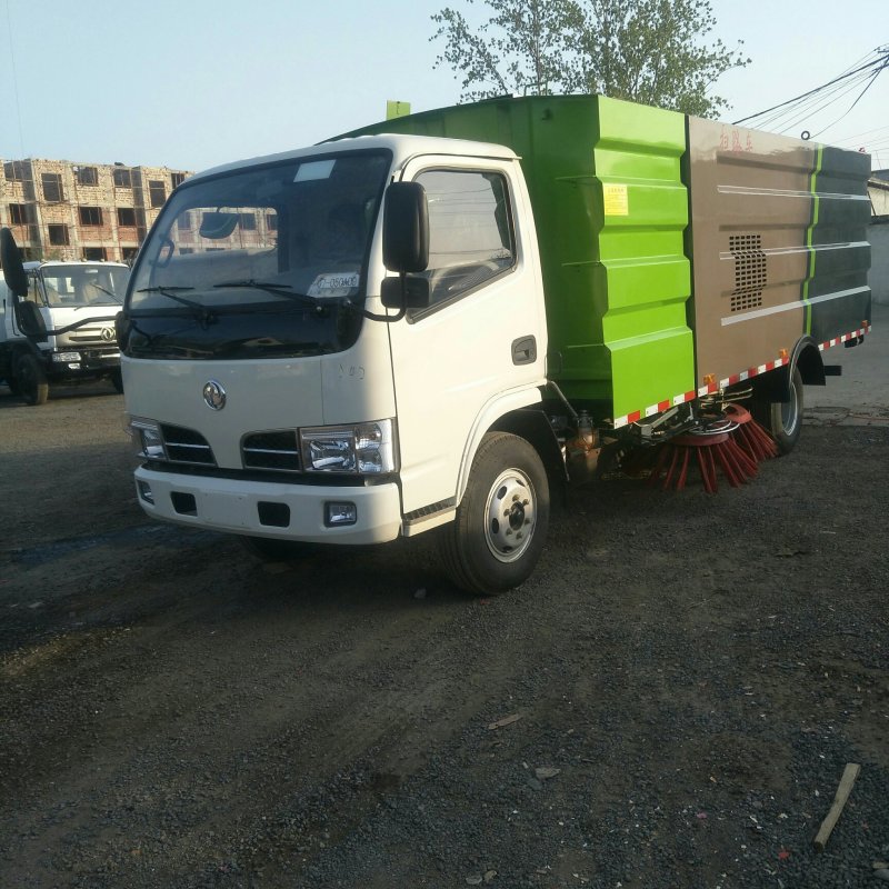 电动扫地车及二手扫路车厂家直销五刷扫地车