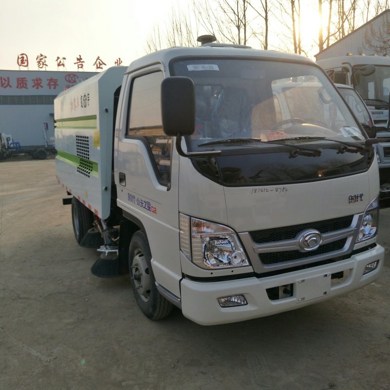 电动扫地车及二手扫路车厂家直销五刷扫地车