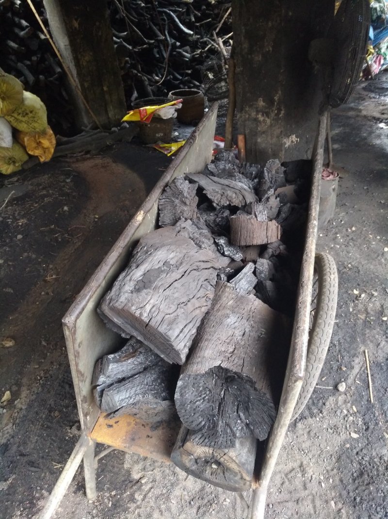 木炭荔枝龙眼果木炭含炭量95%优质一级炭