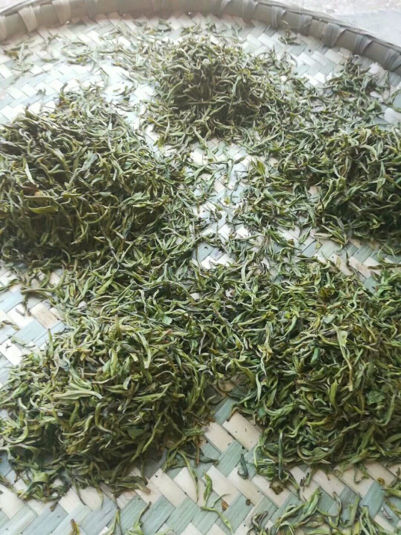 云南普洱古树茶，饼茶散茶。