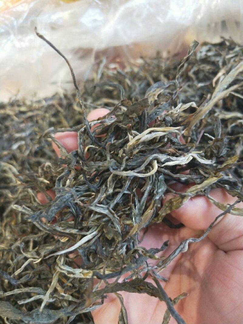 云南普洱古树茶，饼茶散茶。