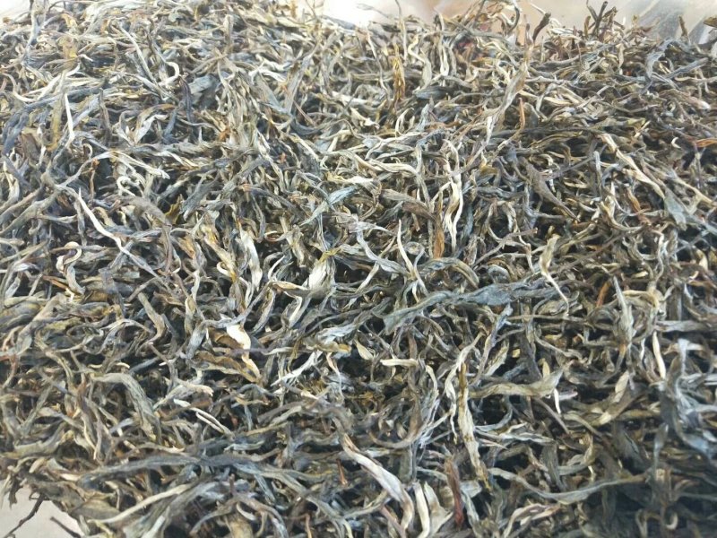 云南普洱古树茶，饼茶散茶。