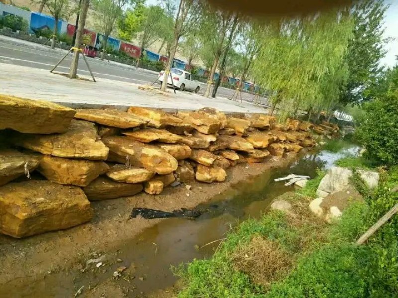 太湖石，景观石，草坪石大量供应！！！！！！！！