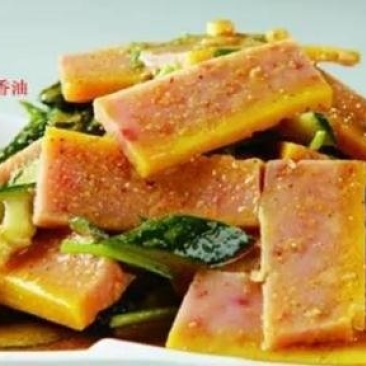 皮渣又名焖子，磁州焖子送芥末酱长年供应凉菜必备