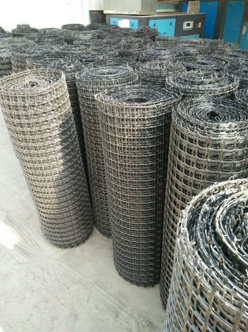 厂家直销圈地围栏网养殖围栏网护栏网质优价廉量大优惠