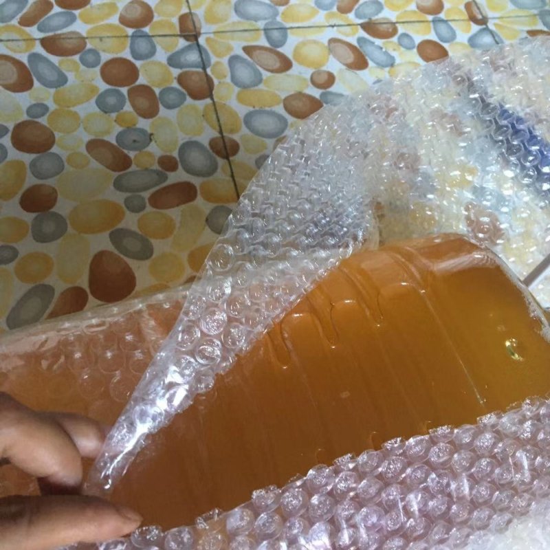 现榨花生油起批10斤。可视频看货。是自家种在山坡上的自产