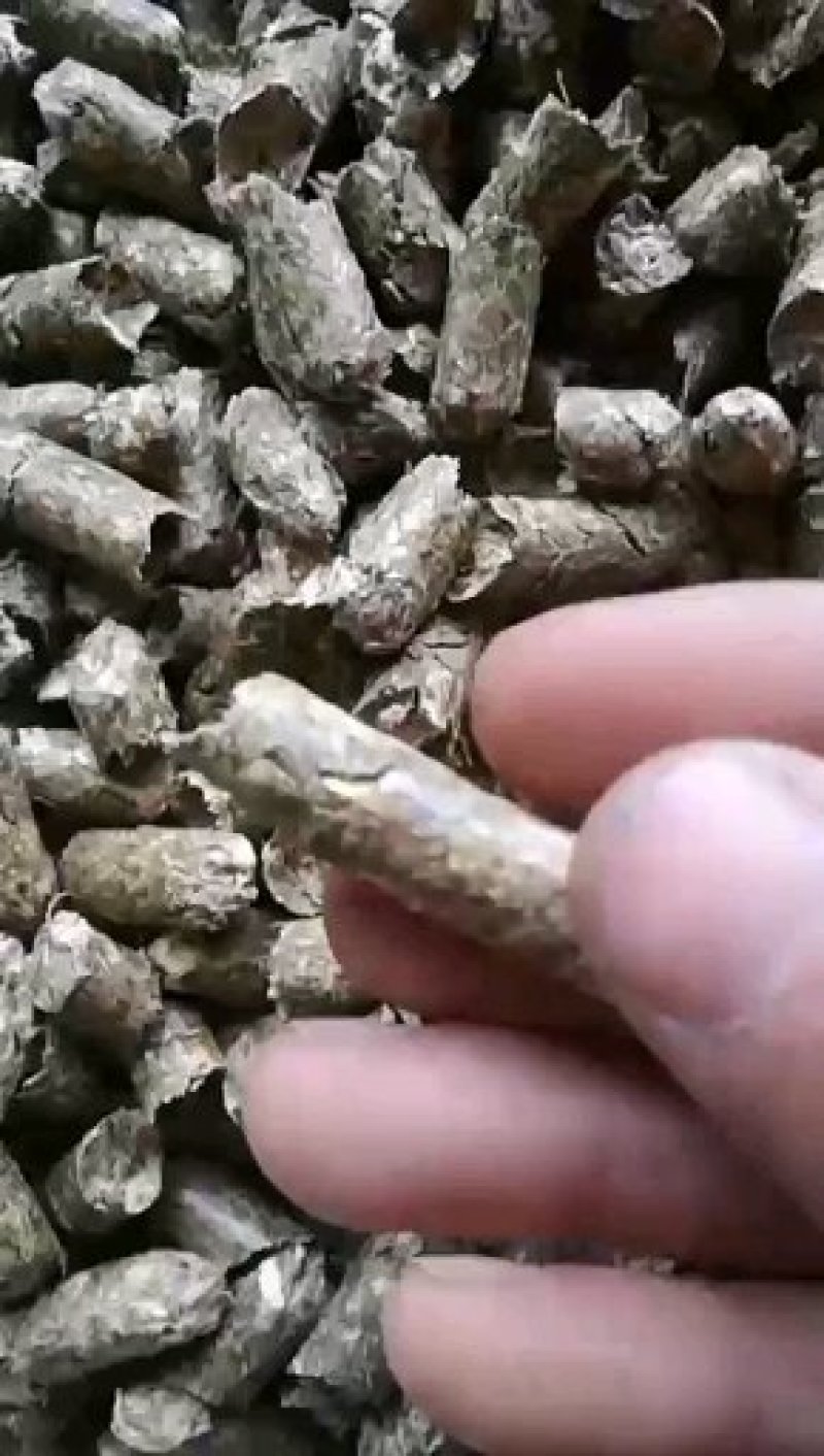 厂家直销精品大蒜小皮，蒜皮颗豆秸粒饲料。