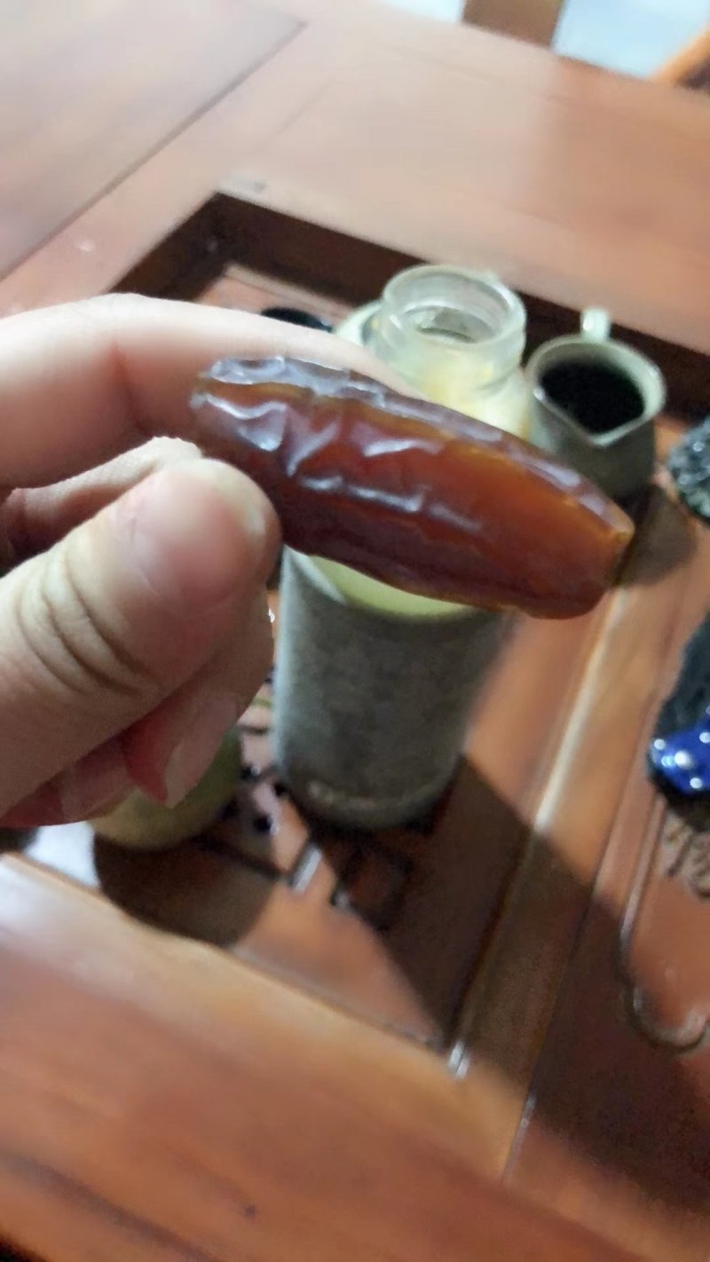 进口沙特枣，黑椰枣，黄椰枣，鲜椰枣新疆灰枣，，