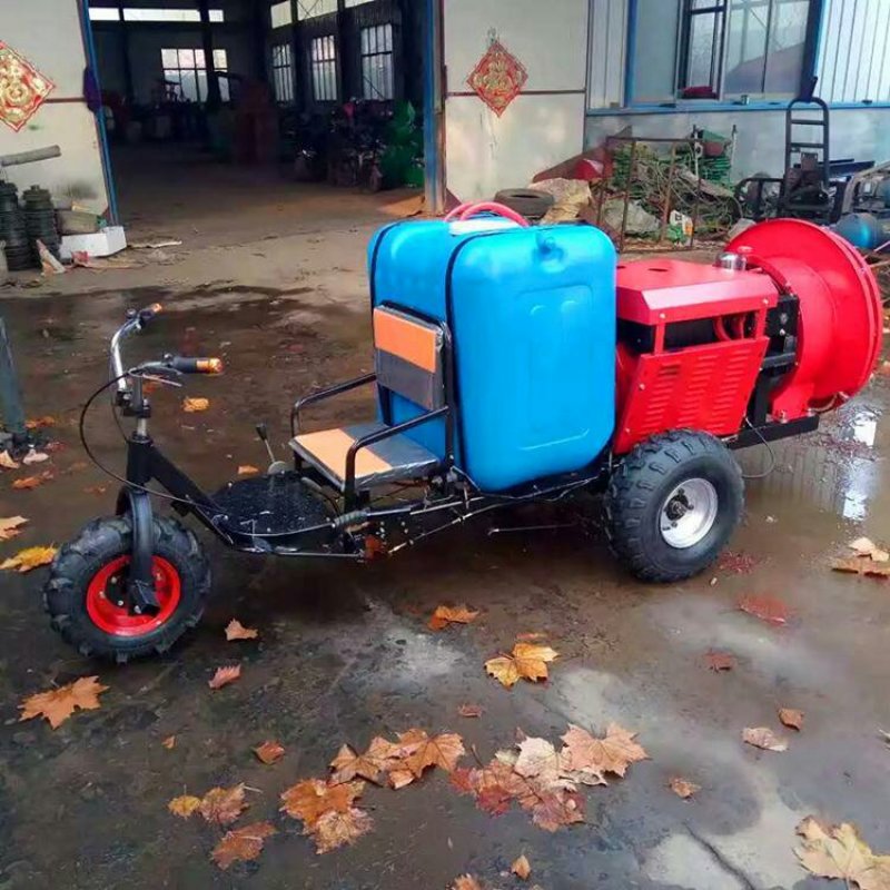 果园专用风送打药机可乘坐打药车