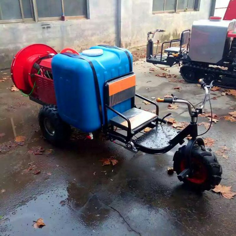 果园专用风送打药机可乘坐打药车