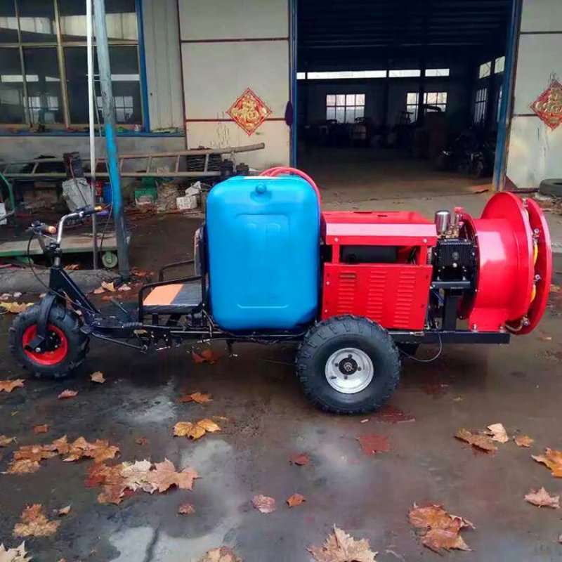 果园专用风送打药机可乘坐打药车