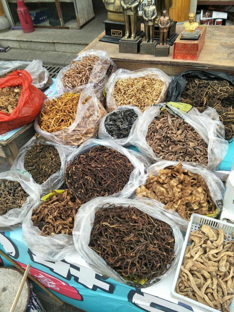 大别山，苏山区山野干货，野生天麻，干菌类，野生黄花菜