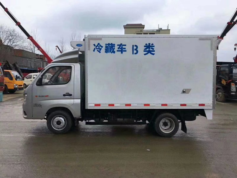 福田祥菱M1后双轮3.1米肉钩冷藏车