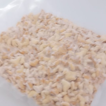 洪湖野生菱角。