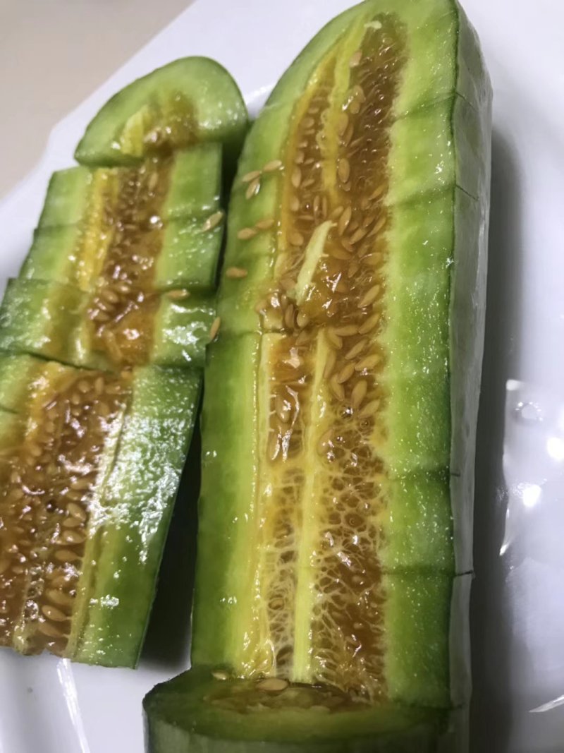 羊角蜜甜瓜，脆甜爽口，支持一件代发，提前订货