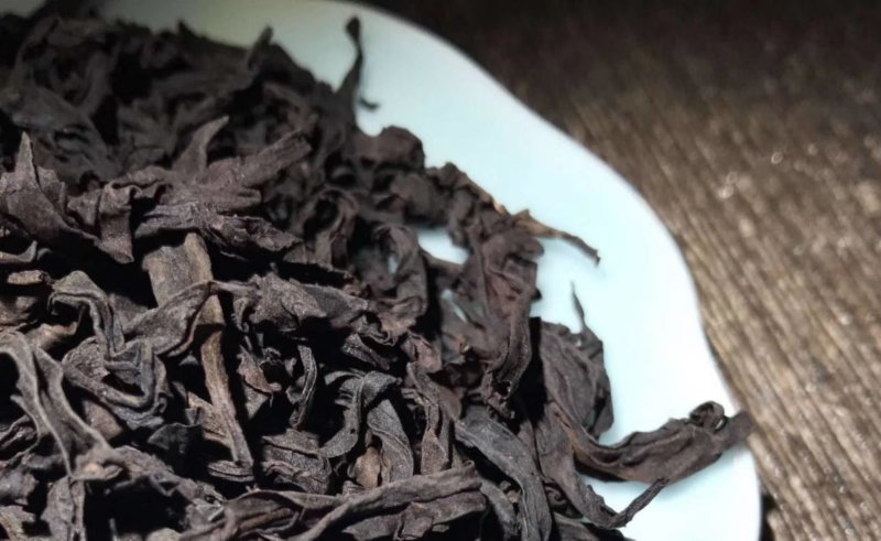 方方茶叶土特产，武夷山的岩茶，安溪的铁观音