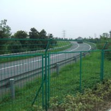 铁丝网公路护栏