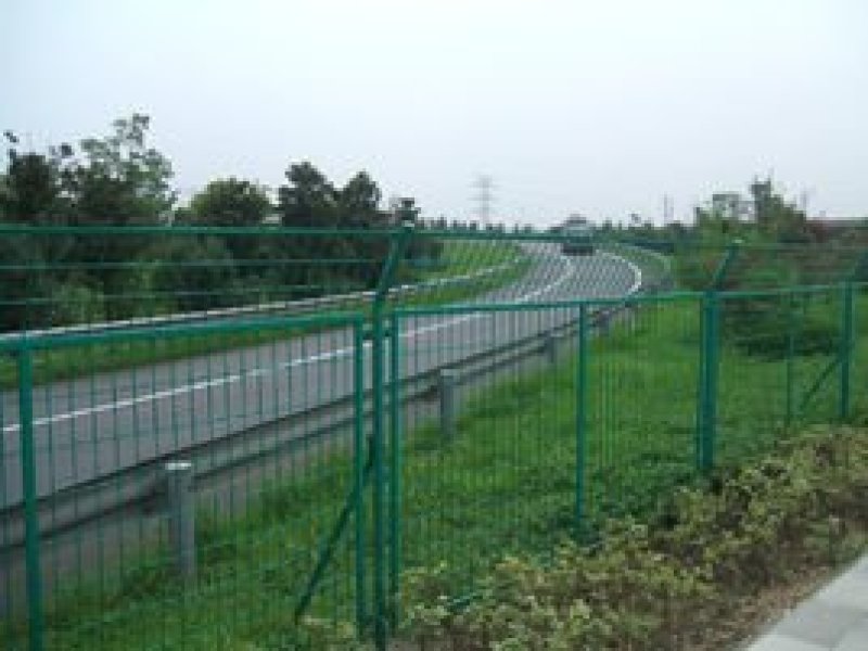 铁丝网公路护栏
