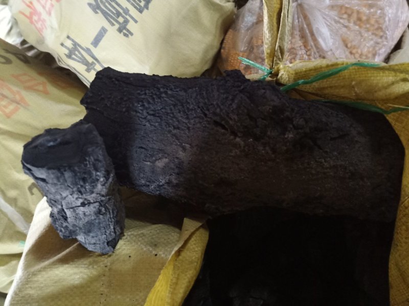 大量…出售：批发：纯果木碳