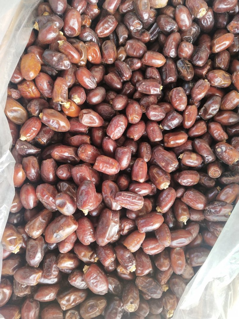 进口黄椰枣，黑椰枣，沙特枣，鲜椰枣，