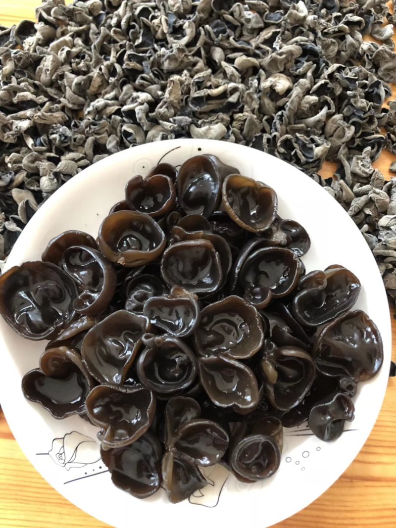 东北特产，木耳，蘑菇，人参，等批发零售