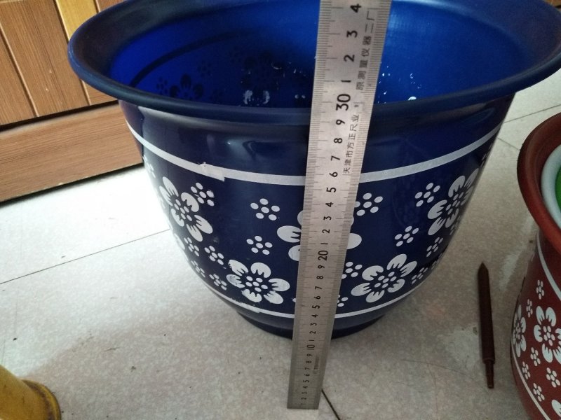 加厚版特质梅花图案仿瓷花盆