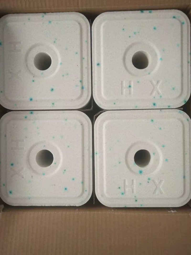 辛集开发区矿物质真假微量牛羊舔砖区分糖蜜热缩型喂牛羊舔砖