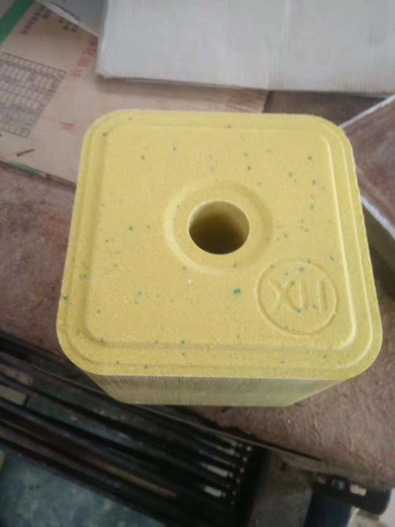 辛集开发区矿物质真假微量牛羊舔砖区分糖蜜热缩型喂牛羊舔砖