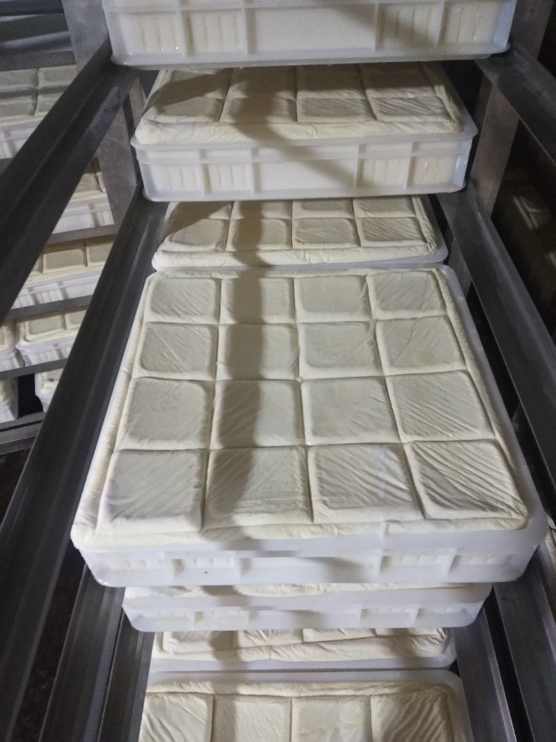 大量批发豆腐皮素鸡卷五香豆干各种豆制品