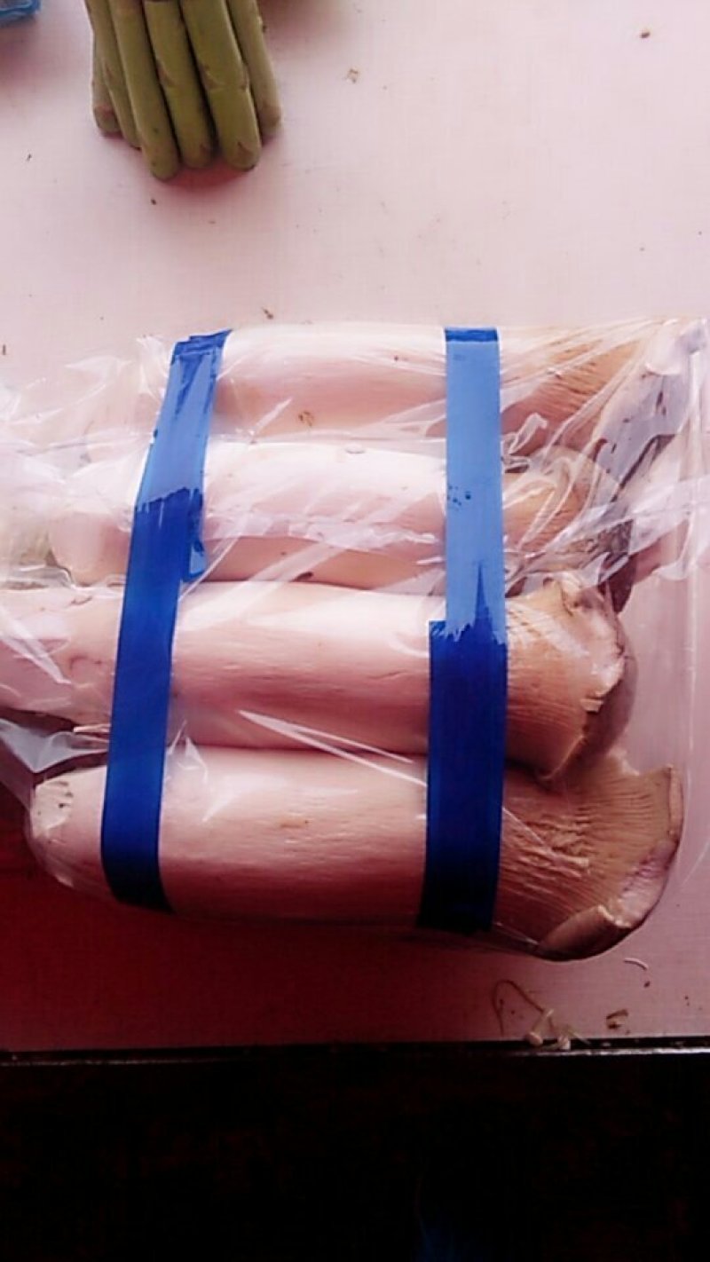 海鲜菇，杏鲍菇，金针菇，白玉菇，蟹鲜菇，九道菇等各种菌类