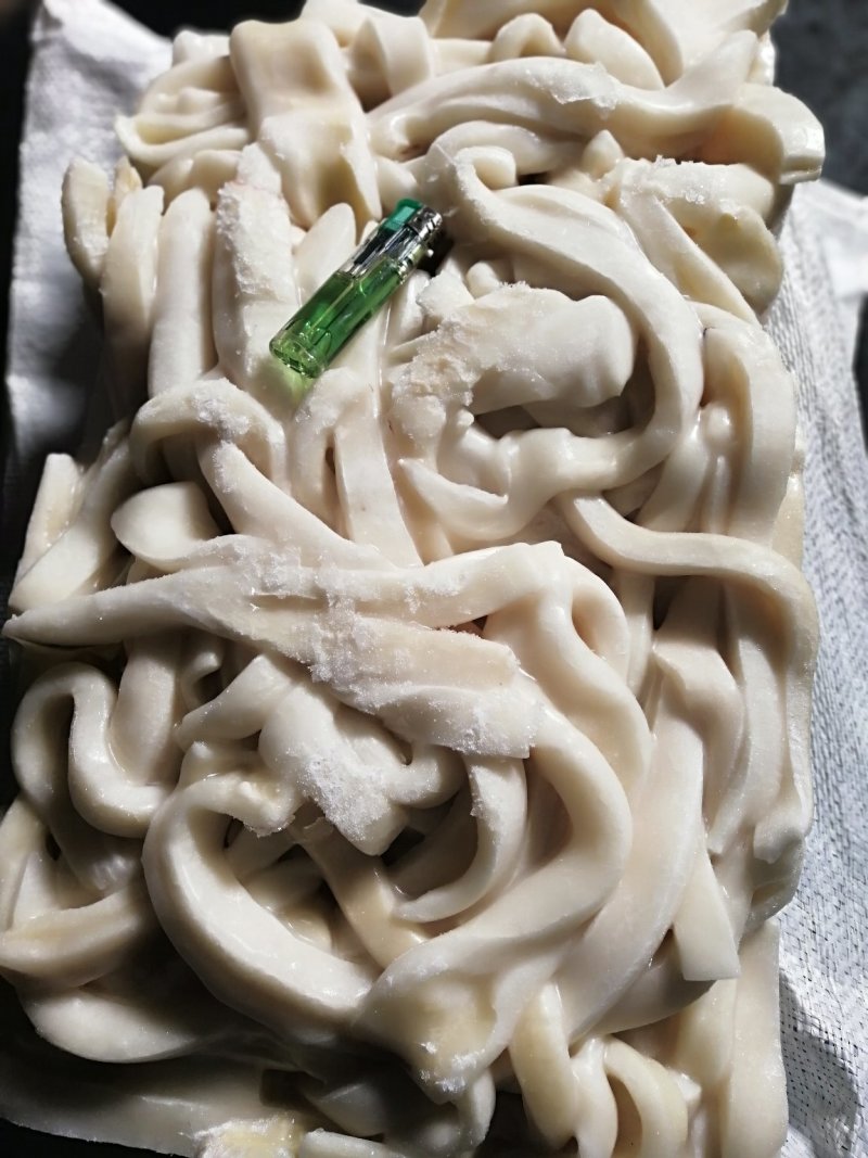 秘鲁去皮碎肉鱿鱼边角料鱿鱼条带皮鱿鱼碎肉