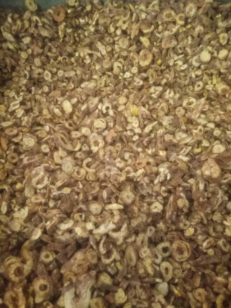 产地直销山西黄芩，各种规格，欢迎新老客户前来洽谈订购