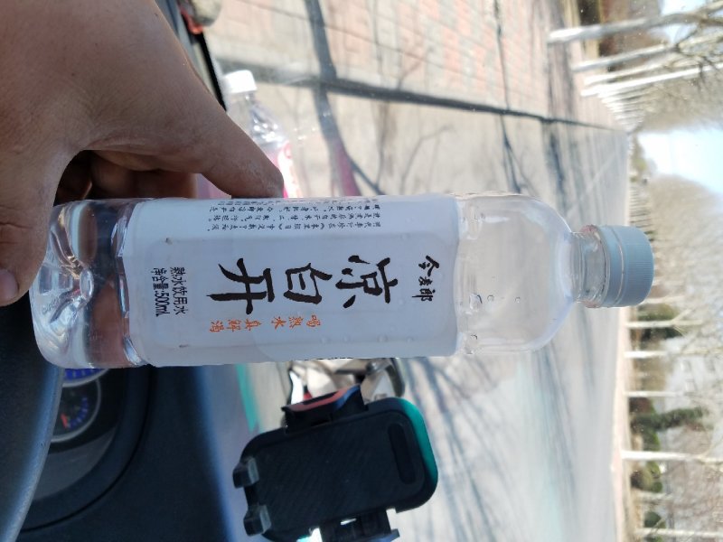 矿泉水饮用水凉白开