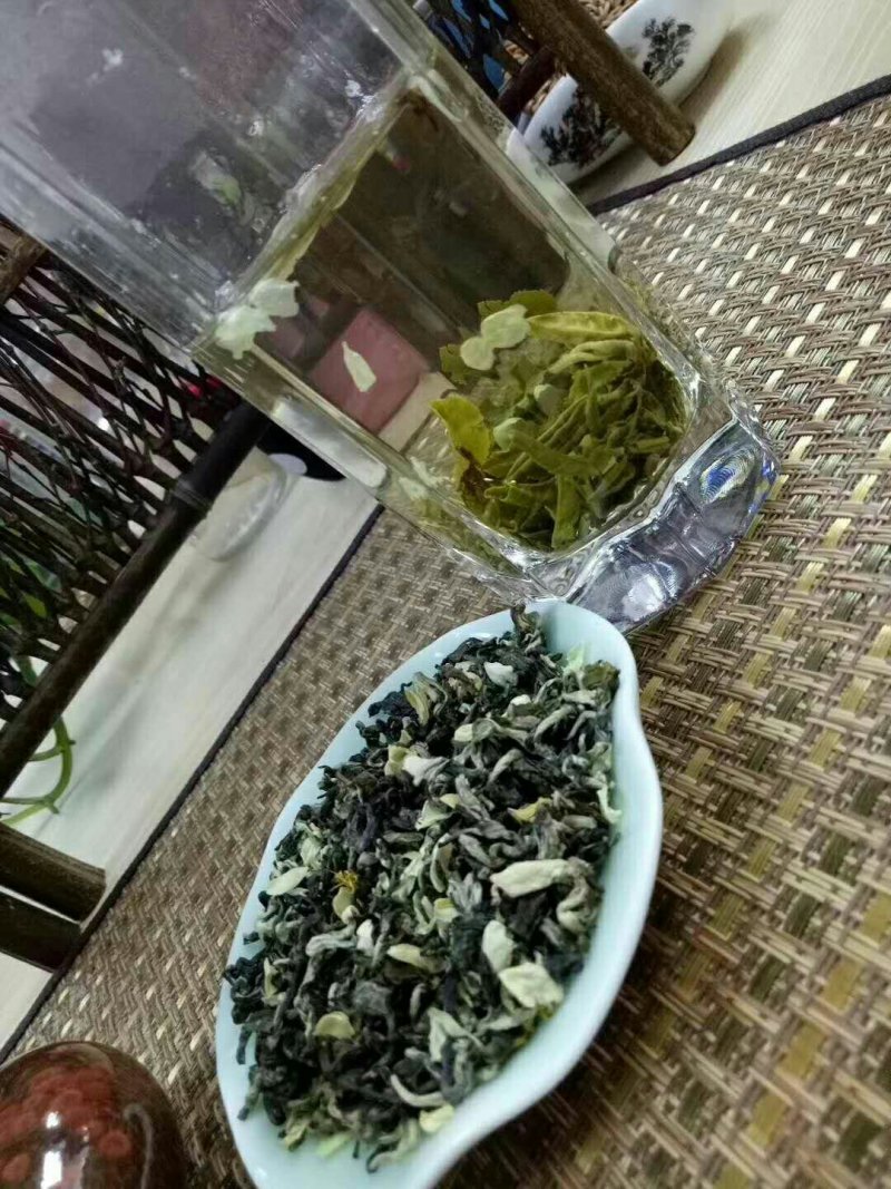 茉莉飘雪200克罐装