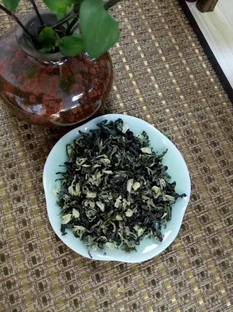茉莉飘雪200克罐装