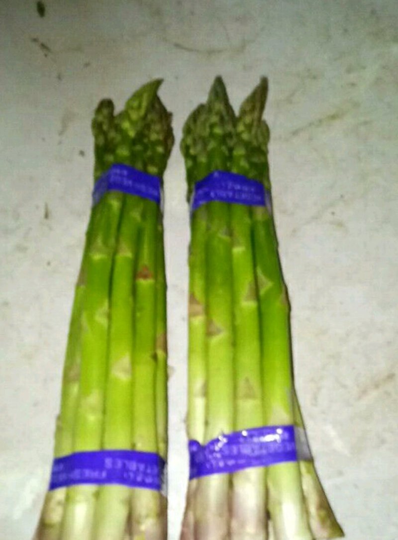精品绿芦笋，颜色鲜亮，口感清脆，基地直供，量大从优！！！