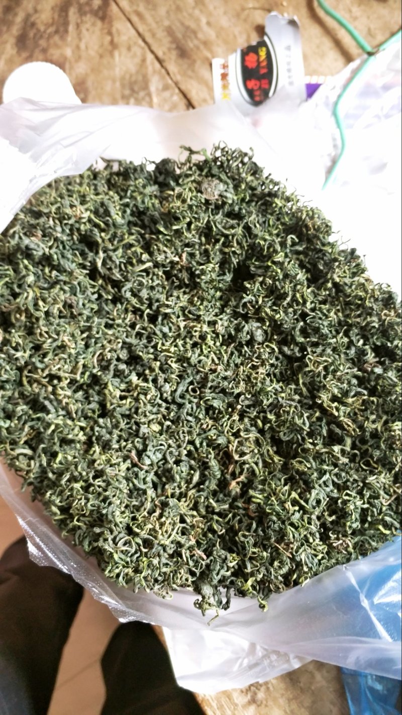 精品蒲公英叶茶，优质，条形细，颜色青绿。