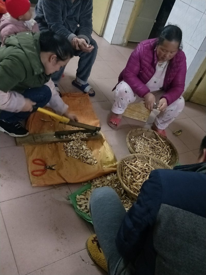 广西金秀大瑶山小叶野生牛大力干货、无硫磺、刮皮切片