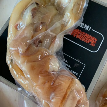 全熟火烧牛蹄，生熟都有，